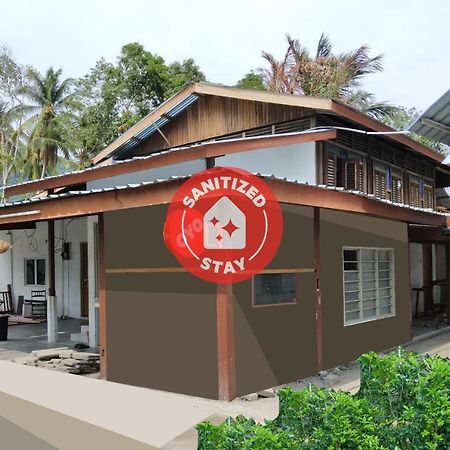 Oyo 90176 D'Cruz Sunrise Villa Pantai Cenang  Zewnętrze zdjęcie